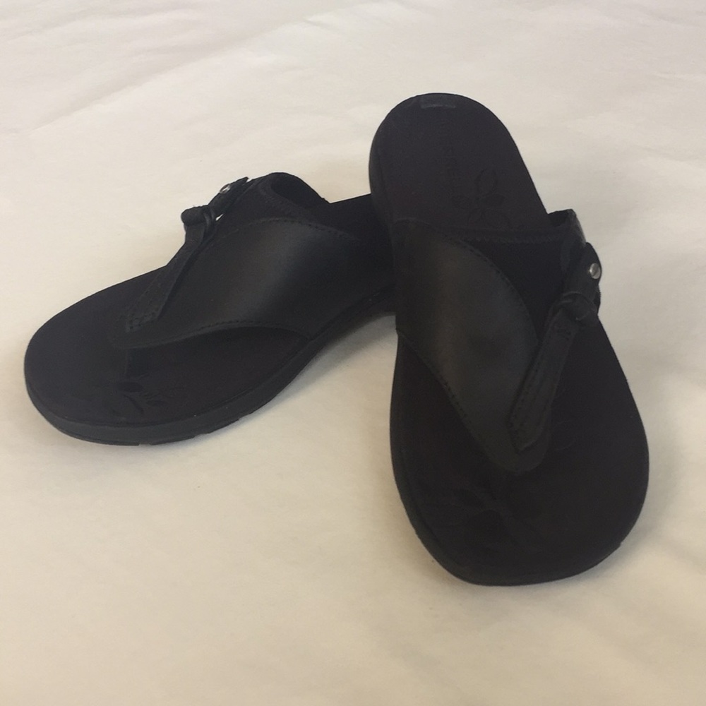 MERRELL SANDALS